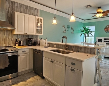 520 Crossfield Circle - Photo Thumbnail 7
