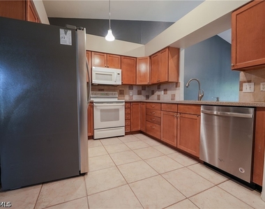 430 Saint Andrews Boulevard - Photo Thumbnail 20