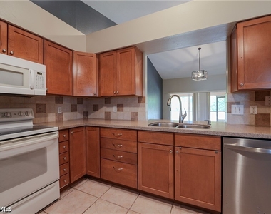430 Saint Andrews Boulevard - Photo Thumbnail 18