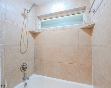 430 Saint Andrews Boulevard - Photo Thumbnail 15