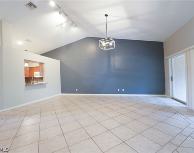 430 Saint Andrews Boulevard - Photo Thumbnail 10