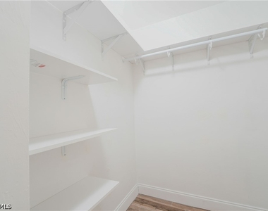 430 Saint Andrews Boulevard - Photo Thumbnail 4