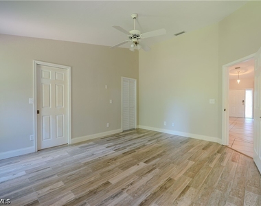 430 Saint Andrews Boulevard - Photo Thumbnail 6