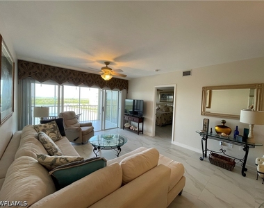13105 Vanderbilt Drive - Photo Thumbnail 4