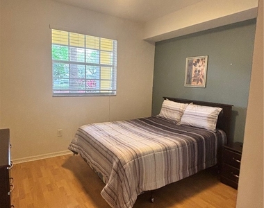 6816 Sterling Greens Place - Photo Thumbnail 14
