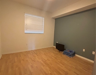 6816 Sterling Greens Place - Photo Thumbnail 13