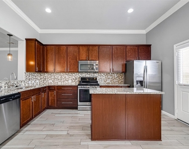8123 Aleppo Pine Ln - Photo Thumbnail 10