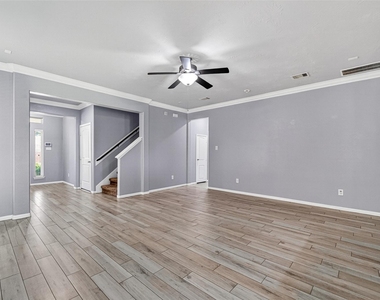 8123 Aleppo Pine Ln - Photo Thumbnail 3
