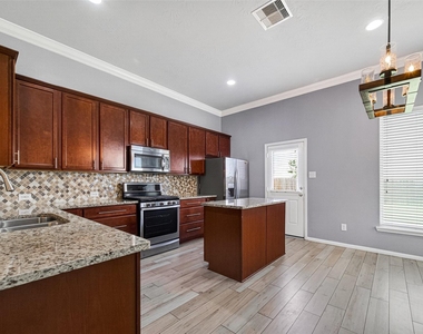8123 Aleppo Pine Ln - Photo Thumbnail 6