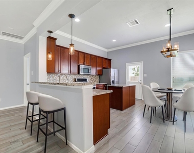 8123 Aleppo Pine Ln - Photo Thumbnail 5