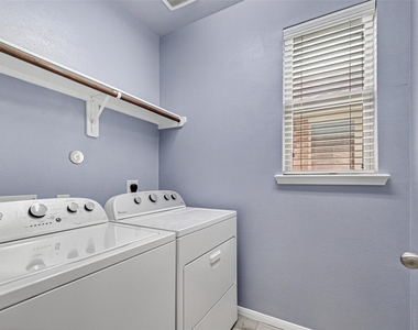 8123 Aleppo Pine Ln - Photo Thumbnail 24
