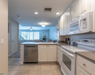28495 Villagewalk Boulevard - Photo Thumbnail 17