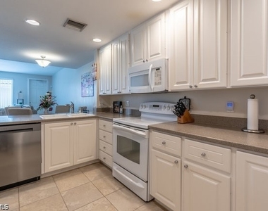 28495 Villagewalk Boulevard - Photo Thumbnail 16