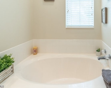 28495 Villagewalk Boulevard - Photo Thumbnail 28