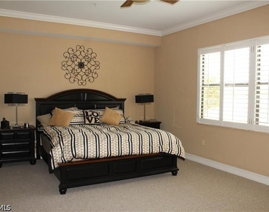 10474 Smokehouse Bay Drive - Photo Thumbnail 6
