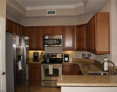 10474 Smokehouse Bay Drive - Photo Thumbnail 3