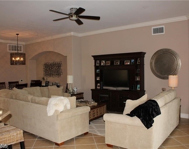 10474 Smokehouse Bay Drive - Photo Thumbnail 1