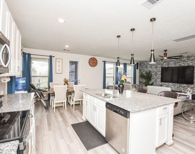 17250 Texas Willow Dr - Photo Thumbnail 8