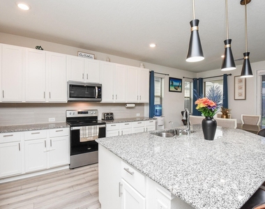 17250 Texas Willow Dr - Photo Thumbnail 5
