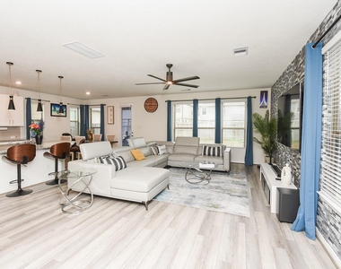 17250 Texas Willow Dr - Photo Thumbnail 4
