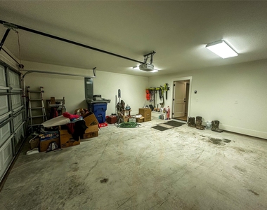 313 Mandavilla Way - Photo Thumbnail 34