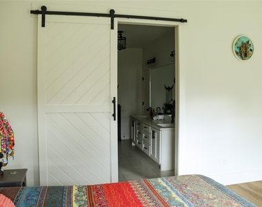 313 Mandavilla Way - Photo Thumbnail 28