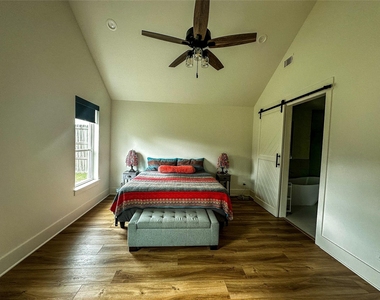 313 Mandavilla Way - Photo Thumbnail 26