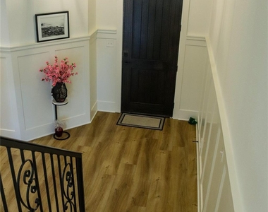 313 Mandavilla Way - Photo Thumbnail 19