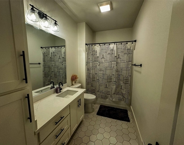 313 Mandavilla Way - Photo Thumbnail 23