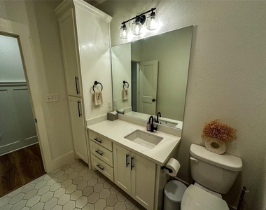 313 Mandavilla Way - Photo Thumbnail 24