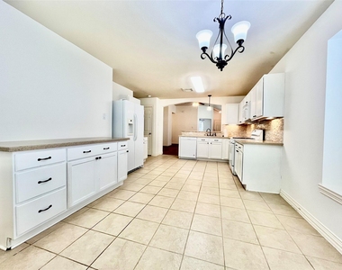 5518 Gibralter Place - Photo Thumbnail 5
