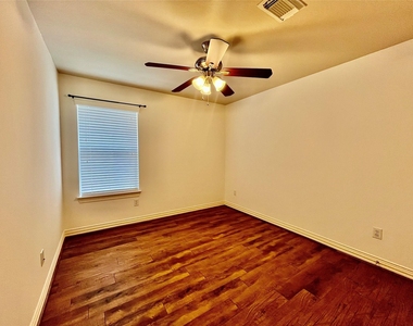 5518 Gibralter Place - Photo Thumbnail 11