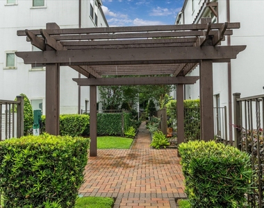 4212 Dickson Street - Photo Thumbnail 22