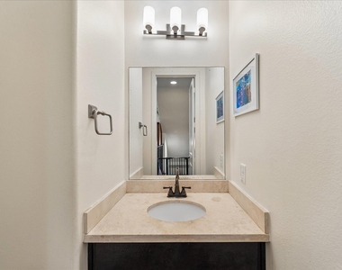 4212 Dickson Street - Photo Thumbnail 21
