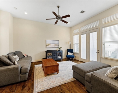 4212 Dickson Street - Photo Thumbnail 9
