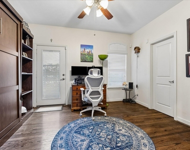 4212 Dickson Street - Photo Thumbnail 4