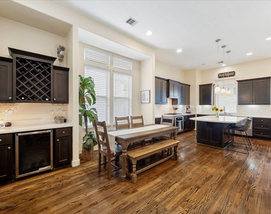 4212 Dickson Street - Photo Thumbnail 8
