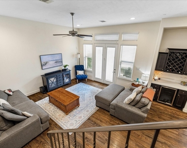 4212 Dickson Street - Photo Thumbnail 12