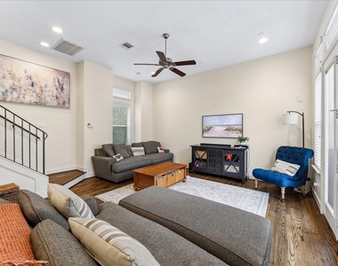 4212 Dickson Street - Photo Thumbnail 10