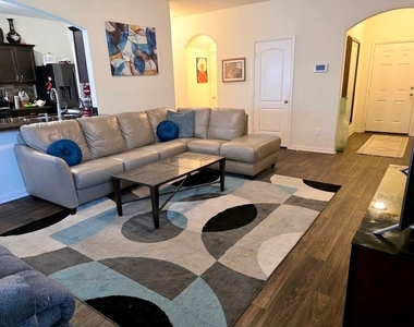 2011 Sweet Lilac Drive - Photo Thumbnail 10