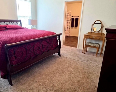 2011 Sweet Lilac Drive - Photo Thumbnail 12