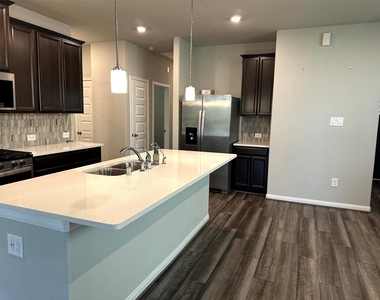 7072 Silverleaf Oak Street - Photo Thumbnail 3