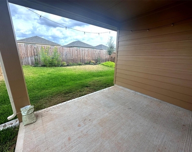 7072 Silverleaf Oak Street - Photo Thumbnail 15