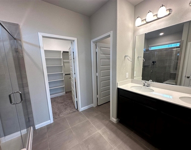7072 Silverleaf Oak Street - Photo Thumbnail 8