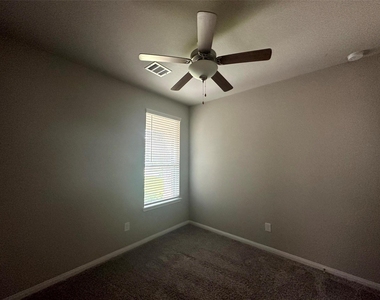 7072 Silverleaf Oak Street - Photo Thumbnail 11