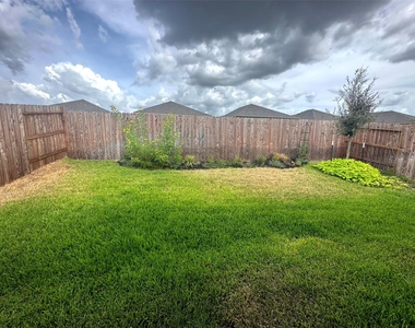 7072 Silverleaf Oak Street - Photo Thumbnail 14