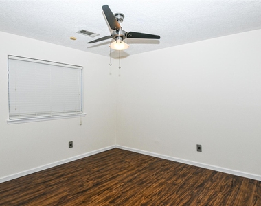 14819 Chetland Place Drive - Photo Thumbnail 8