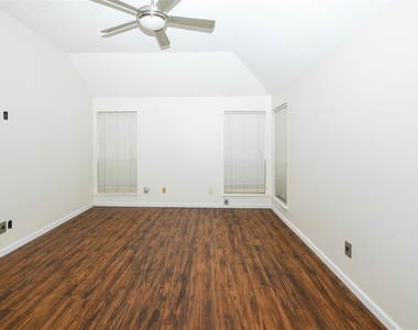 14819 Chetland Place Drive - Photo Thumbnail 7
