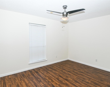 14819 Chetland Place Drive - Photo Thumbnail 9