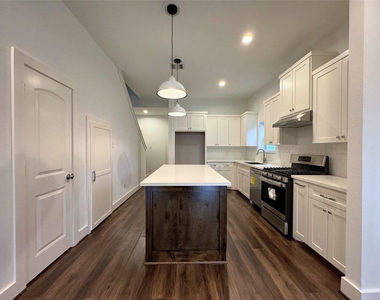 1919 Fulton Street - Photo Thumbnail 6